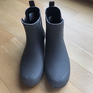 Eastlake Chelsea Rainwear Boots in Charcoal